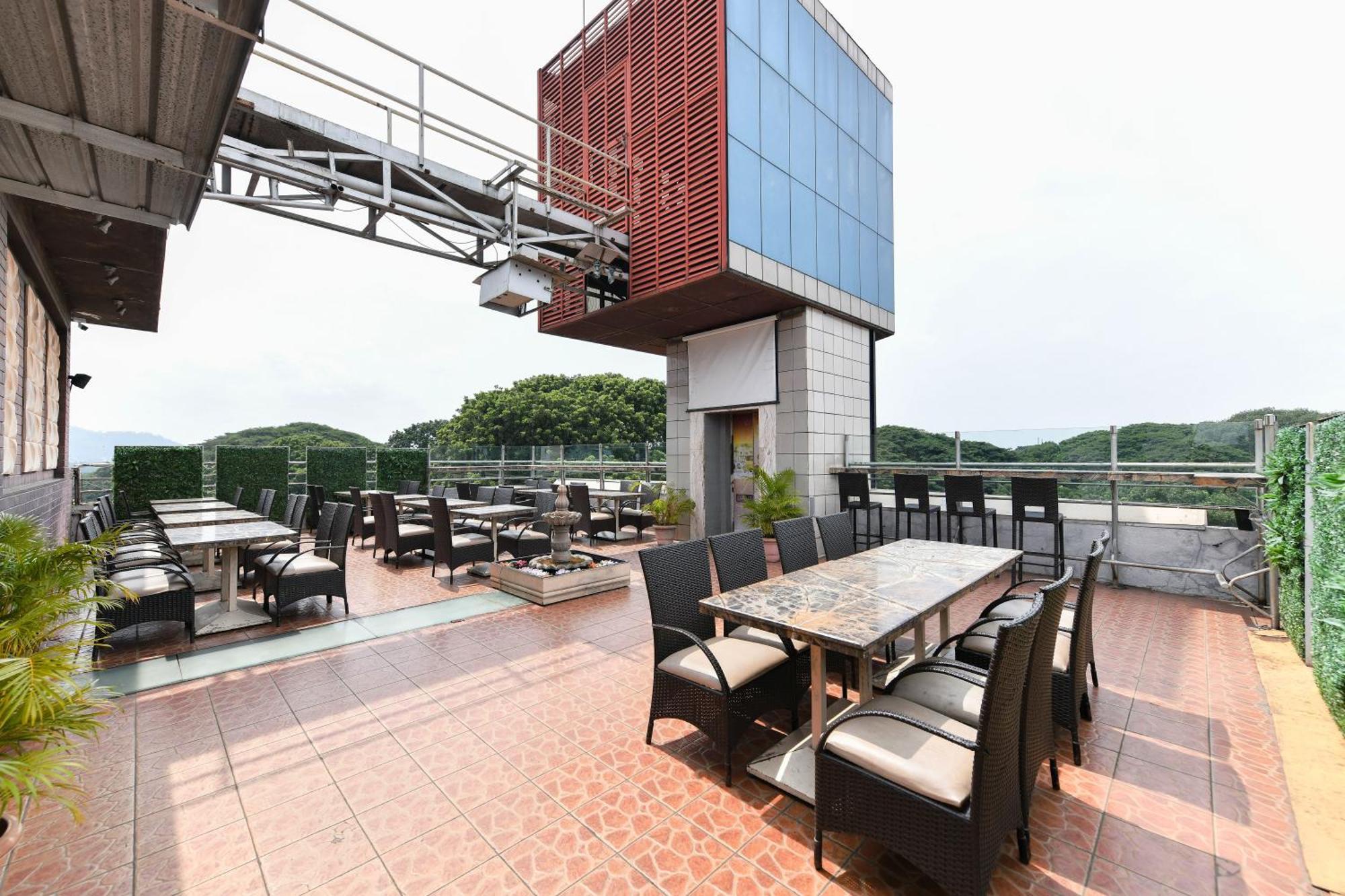 מייזור Hotel Roopa מראה חיצוני תמונה